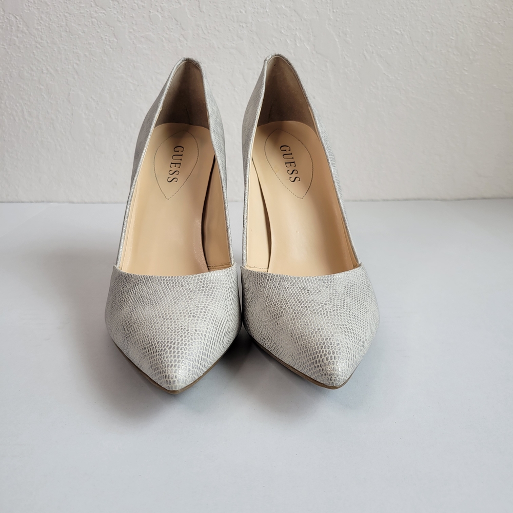 GUESS Lavonna2 Pumps